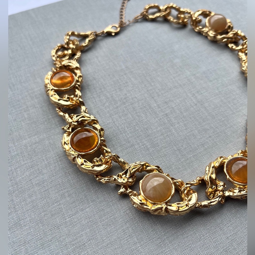 Textured Chain Statement Necklace - Picture 11 of 16